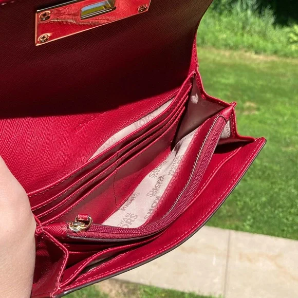 NEW Michael Kors Callie Cherry Red Leather Large Wallet Turn Lock Gold Hardware - Picture 9 of 17